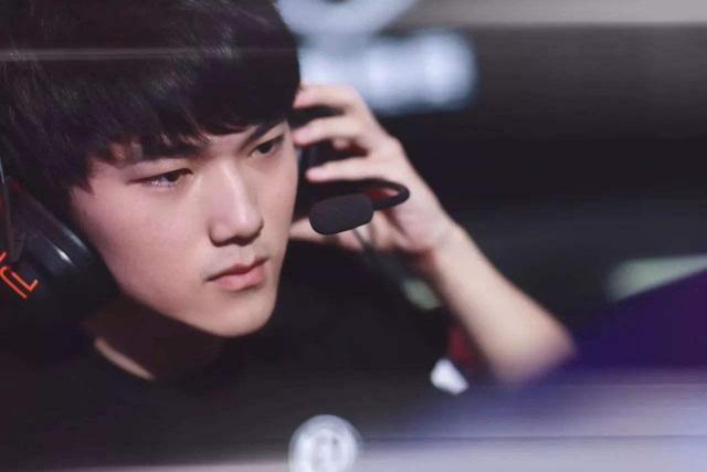 德扑翻牌：多路底池中的价值评估。（德州扑克翻牌阶段：多人底池的价值判断）