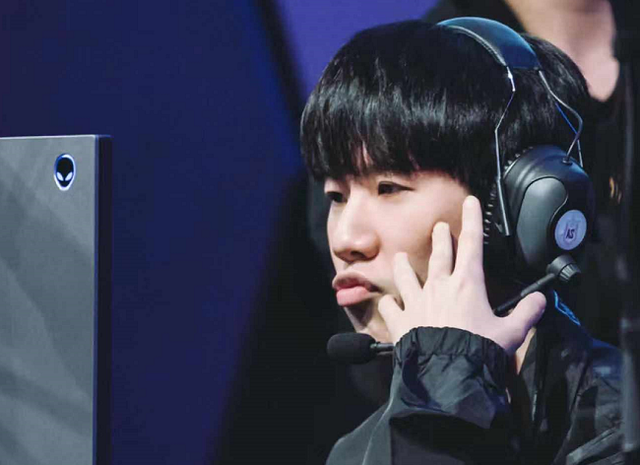 KPL赛事资讯：泪洒赛场的背后，是猫神与eStar缘分已尽