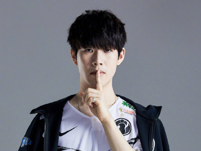 晋级英雄联盟总决赛八强，赛后KT发文：全胜晋级淘汰赛，要去往更高的地方