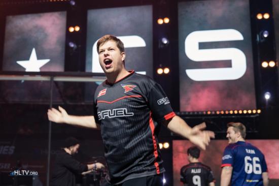 德州扑克高手只玩熟悉的局（德扑高手只打自己熟悉的牌局）